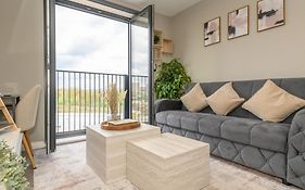Springwell Suite - City Centre - Balcony & Pool Table - 3 Bed