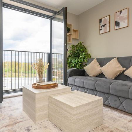 Springwell Suite - City Centre - Balcony & Pool Table - 3 Bed Leeds  Exterior photo