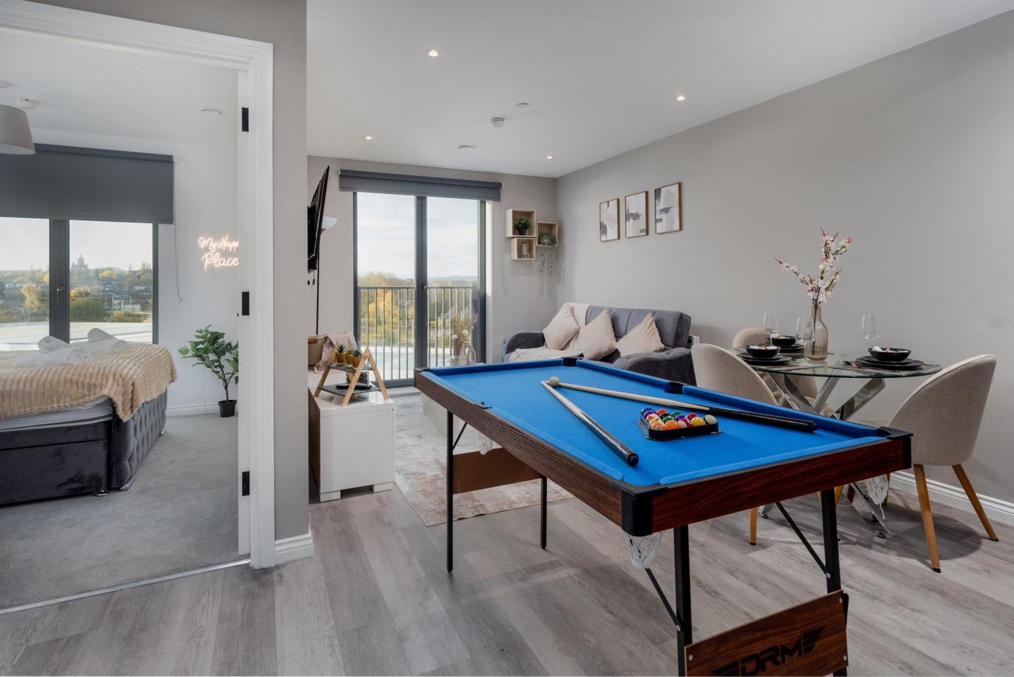Springwell Suite - City Centre - Balcony & Pool Table - 3 Bed Leeds  Exterior photo