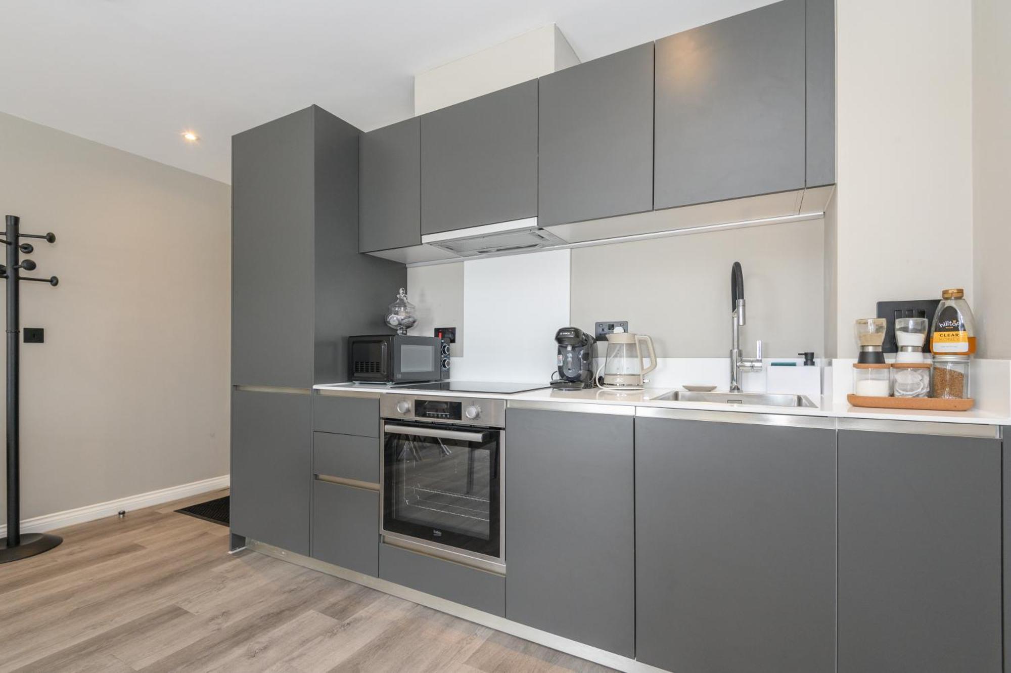 Springwell Suite - City Centre - Balcony & Pool Table - 3 Bed Leeds  Exterior photo