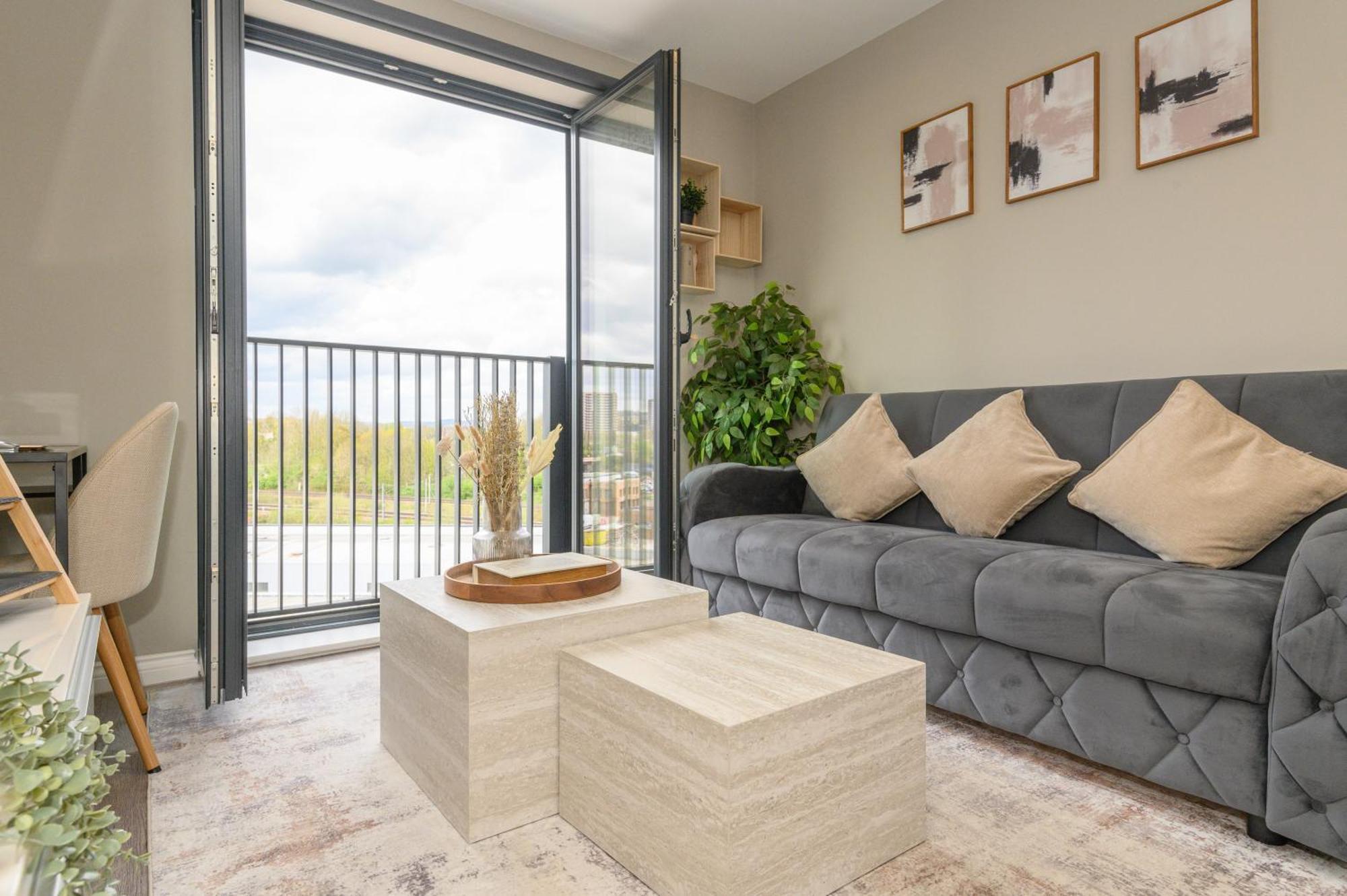 Springwell Suite - City Centre - Balcony & Pool Table - 3 Bed Leeds  Exterior photo